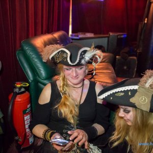 3_Hamburger_Wellenbrecher_Knust_2018_1039_