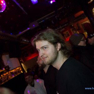 3_Hamburger_Wellenbrecher_Knust_2018_1050_