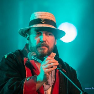 3_Hamburger_Wellenbrecher_Knust_2018_273_