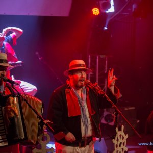 3_Hamburger_Wellenbrecher_Knust_2018_390_