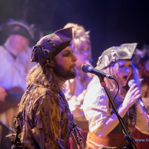 3_Hamburger_Wellenbrecher_Knust_2018_447_