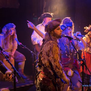 3_Hamburger_Wellenbrecher_Knust_2018_453_