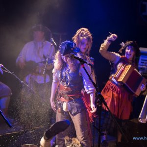 3_Hamburger_Wellenbrecher_Knust_2018_466_