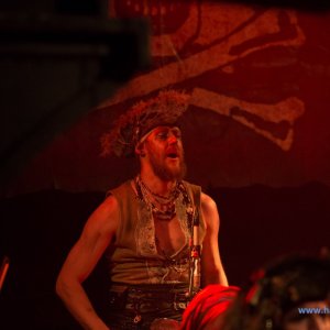 3_Hamburger_Wellenbrecher_Knust_2018_520_