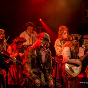3_Hamburger_Wellenbrecher_Knust_2018_534_