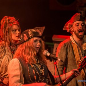 3_Hamburger_Wellenbrecher_Knust_2018_545_