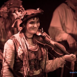 3_Hamburger_Wellenbrecher_Knust_2018_563_