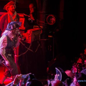 3_Hamburger_Wellenbrecher_Knust_2018_576_