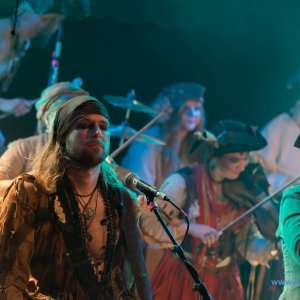 3_Hamburger_Wellenbrecher_Knust_2018_601_