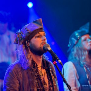 3_Hamburger_Wellenbrecher_Knust_2018_626_
