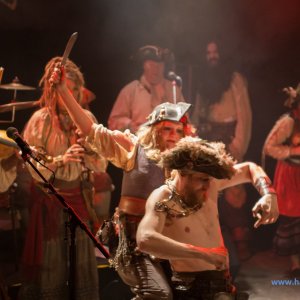 3_Hamburger_Wellenbrecher_Knust_2018_655_