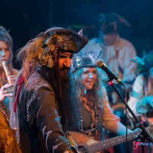 3_Hamburger_Wellenbrecher_Knust_2018_693_