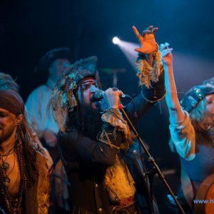 3_Hamburger_Wellenbrecher_Knust_2018_709_
