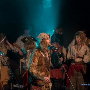 3_Hamburger_Wellenbrecher_Knust_2018_749_