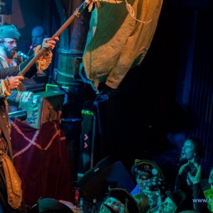 3_Hamburger_Wellenbrecher_Knust_2018_860_