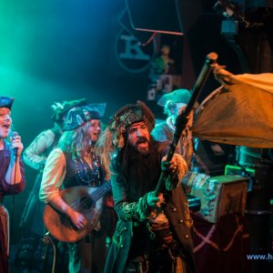 3_Hamburger_Wellenbrecher_Knust_2018_865_