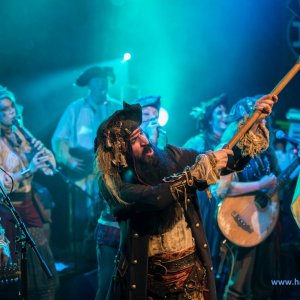 3_Hamburger_Wellenbrecher_Knust_2018_872_