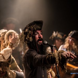 3_Hamburger_Wellenbrecher_Knust_2018_900_