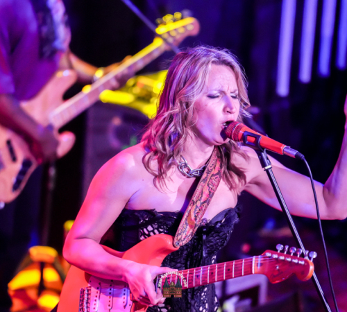 Ana-Popovic-–-Dance-To-The-Rhythm-Tour-im-Riders-2203-22-03-2026-1924