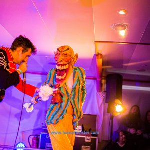 Autumn-Moon-Festival-Freitag-Monsieur-Pompiers-Travelling-Freakshow-2019-563