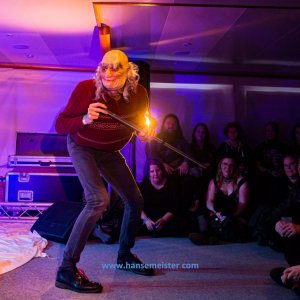 Autumn-Moon-Festival-Freitag-Monsieur-Pompiers-Travelling-Freakshow-2019-698