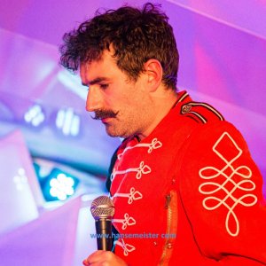 Autumn-Moon-Festival-Freitag-Monsieur-Pompiers-Travelling-Freakshow-2019-759