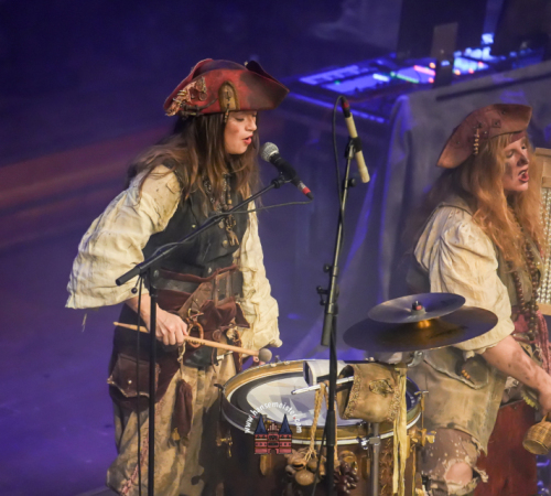 Faun-Pettersson-Fredriksson-Ye-Banished-Privateers-Tour-HEX-EU-und-UK-Tour-2025-Hamburg-226