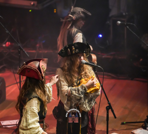 Faun-Pettersson-Fredriksson-Ye-Banished-Privateers-Tour-HEX-EU-und-UK-Tour-2025-Hamburg-284