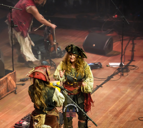 Faun-Pettersson-Fredriksson-Ye-Banished-Privateers-Tour-HEX-EU-und-UK-Tour-2025-Hamburg-320