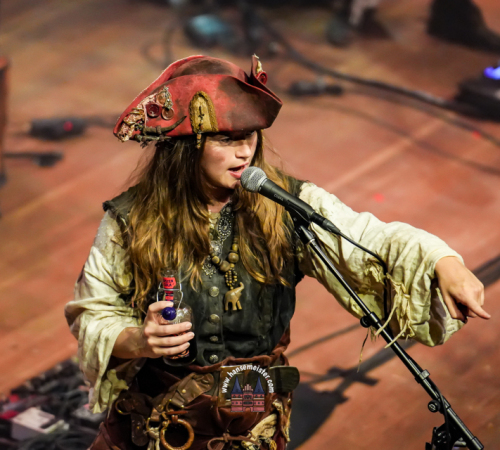 Faun-Pettersson-Fredriksson-Ye-Banished-Privateers-Tour-HEX-EU-und-UK-Tour-2025-Hamburg-346