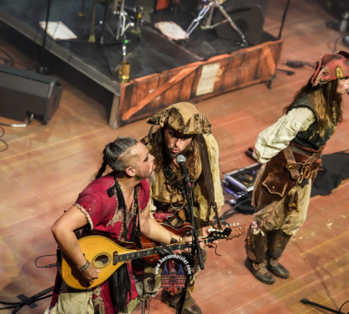 Faun-Pettersson-Fredriksson-Ye-Banished-Privateers-Tour-HEX-EU-und-UK-Tour-2025-Hamburg-385