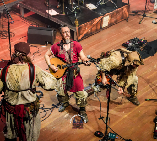 Faun-Pettersson-Fredriksson-Ye-Banished-Privateers-Tour-HEX-EU-und-UK-Tour-2025-Hamburg-457