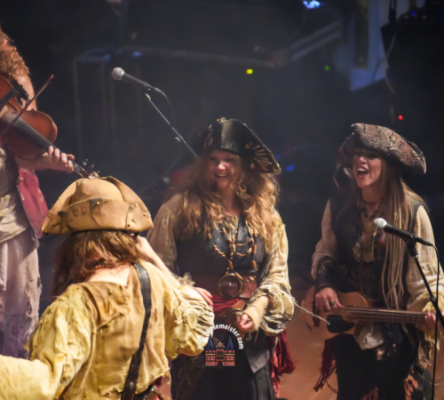 Faun-Pettersson-Fredriksson-Ye-Banished-Privateers-Tour-HEX-EU-und-UK-Tour-2025-Hamburg-558