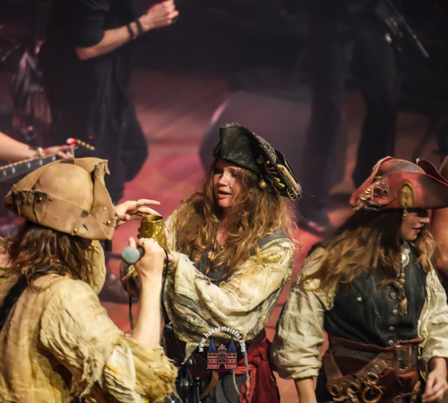 Faun-Pettersson-Fredriksson-Ye-Banished-Privateers-Tour-HEX-EU-und-UK-Tour-2025-Hamburg-639