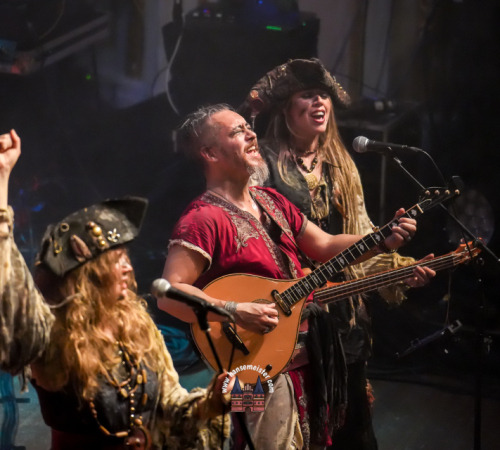 Faun-Pettersson-Fredriksson-Ye-Banished-Privateers-Tour-HEX-EU-und-UK-Tour-2025-Hamburg-757