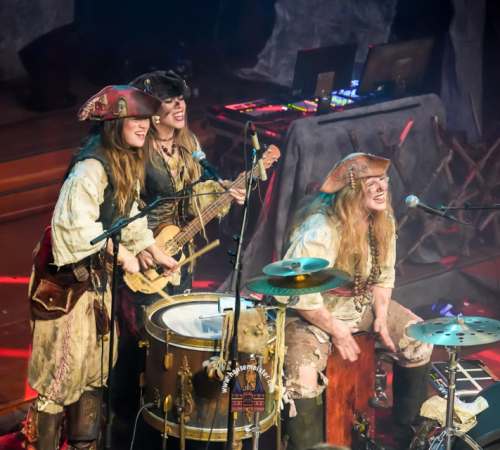 Faun-Pettersson-Fredriksson-Ye-Banished-Privateers-Tour-HEX-EU-und-UK-Tour-2025-Hamburg-799
