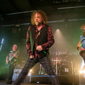 headbangers-michael-meister-samstag-2022-Tygers-of-Pan-Tang-133