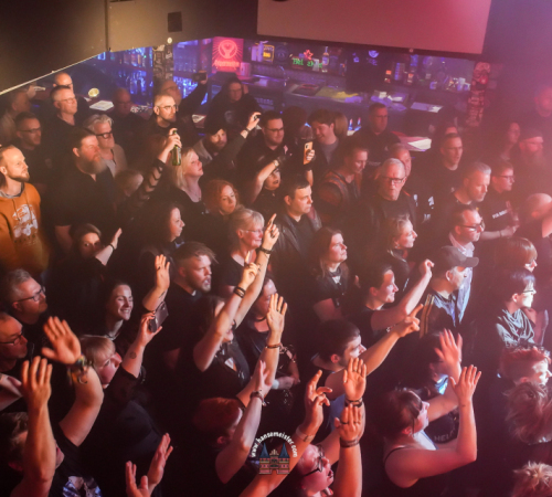 Heldmaschine-Support-Delva-im-Riders-Cafe-am-26-03-2026-1136