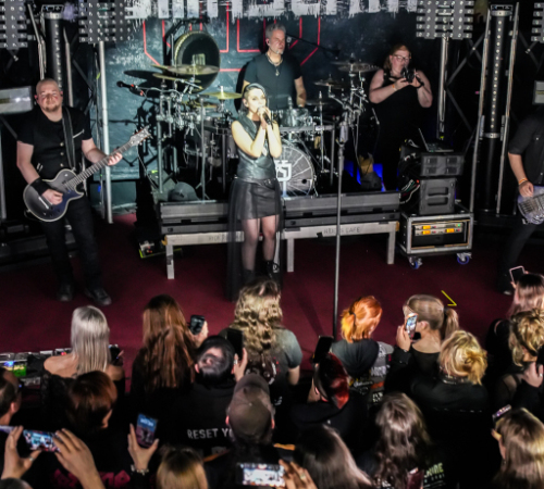 Heldmaschine-Support-Delva-im-Riders-Cafe-am-26-03-2026-369