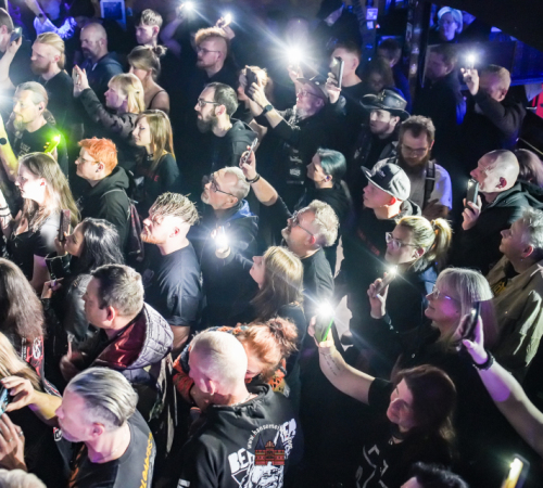 Heldmaschine-Support-Delva-im-Riders-Cafe-am-26-03-2026-387