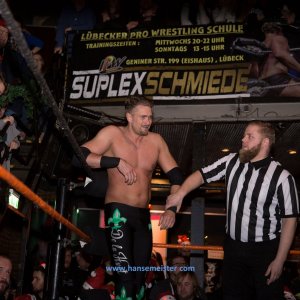 IPW_Christmas_Confused_2018-186