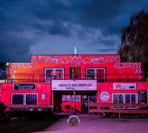 Maria-Clara-Groppler-Mehrjungfrau-im-Riders-Cafe-19-04-2026-164