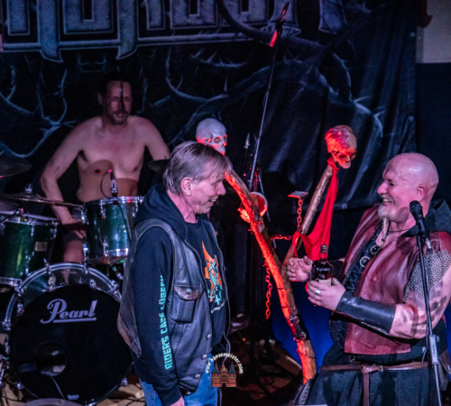 Ragnaroeek-mit-Support-Cultus-Ferox-im-Riders-Cafe-2026-1145