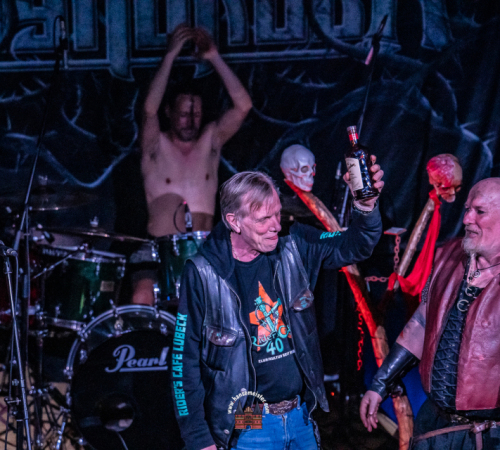 Ragnaroeek-mit-Support-Cultus-Ferox-im-Riders-Cafe-2026-1152