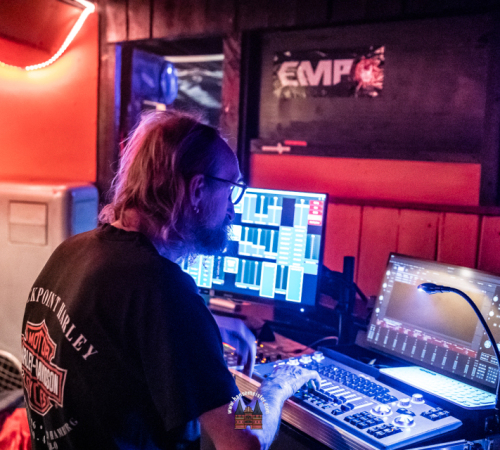 Ragnaroeek-mit-Support-Cultus-Ferox-im-Riders-Cafe-2026-1185