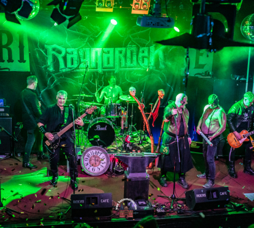 Ragnaroeek-mit-Support-Cultus-Ferox-im-Riders-Cafe-2026-1272