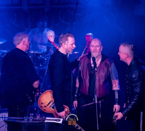 Ragnaroeek-mit-Support-Cultus-Ferox-im-Riders-Cafe-2026-1678