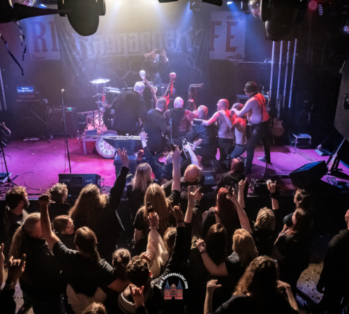 Ragnaroeek-mit-Support-Cultus-Ferox-im-Riders-Cafe-2026-1699