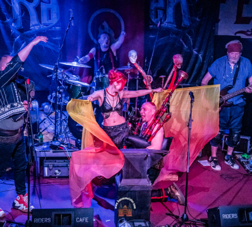 Ragnaroeek-mit-Support-Cultus-Ferox-im-Riders-Cafe-2026-409