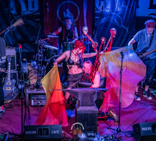 Ragnaroeek-mit-Support-Cultus-Ferox-im-Riders-Cafe-2026-415